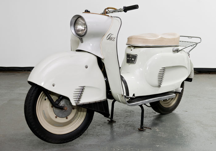 Krzysztof Meisner, "Osa M50", scooter, co-designers: Krzysztof Brun, Jerzy Jankowski and Tadeusz Mathia, produced by the Warsaw Motorcycle Factory, 1959, collections of the Motorization Museum, a branch of the Museum of Technology in Warsaw, photo: Michał Korta